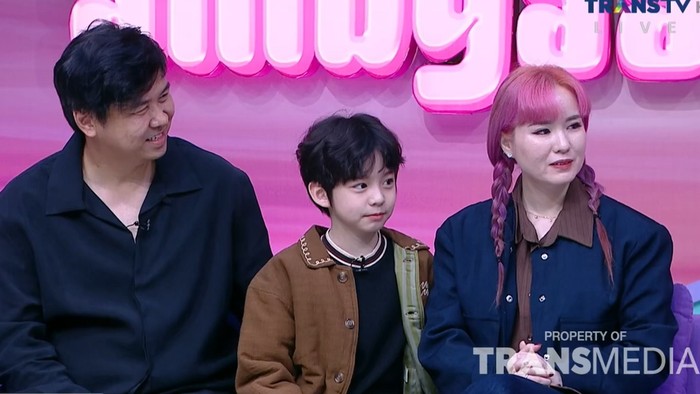 Model cilik Lionel Abraham Gunawan (8) lagi mencuri perhatian karena wajahnya disebut-sebut mirip anak Korea. Namun faktanya, ia berdarah Kalimantan.