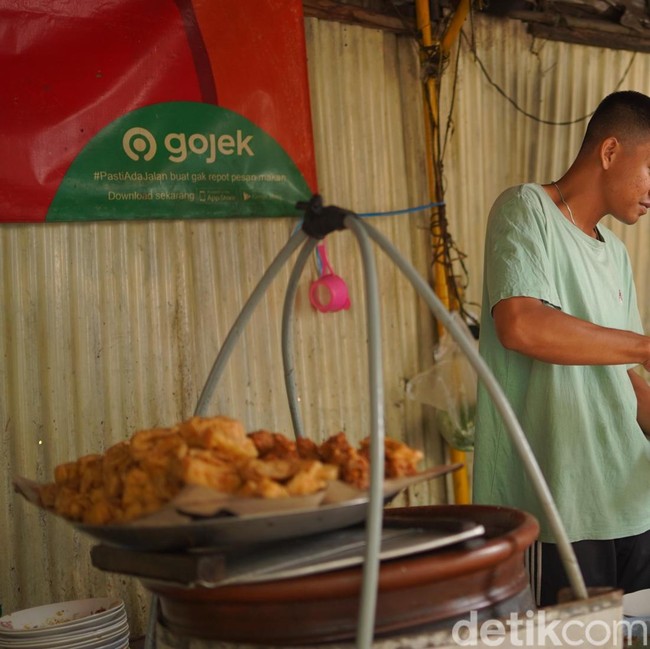 Yuk Nikmati Kuliner Lontong Balap saat Liburan di Surabaya
