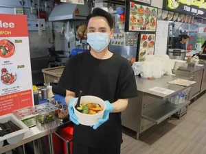 Tak Lagi Terbang, Mantan Pramugara Ini Lebih Pilih Jualan Mie Kari