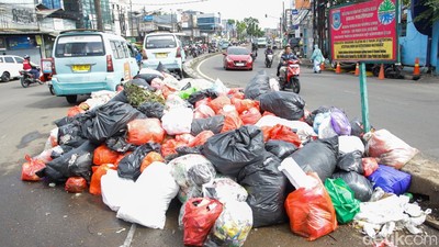 Masalah Sampah Tak Kunjung Usai, Ciputat Kembali Dipenuhi Sampah