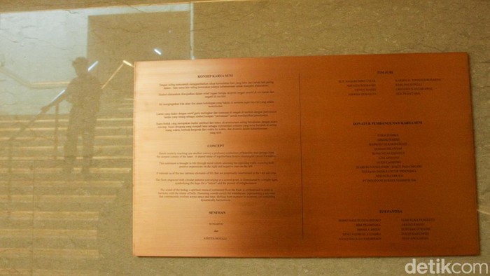 Perayaan Natal 2025 di Jakarta kembali diwarnai dengan dibukanya Terowongan Silaturahmi yang menghubungkan kawasan Masjid Istiqlal dan Gereja Katedral. Terowongan ini difungsikan untuk mendukung mobilisasi jemaat Gereja Katedral yang memarkirkan kendaraannya di area Masjid Istiqlal, sekaligus memudahkan akses pejalan kaki selama rangkaian ibadah Natal.