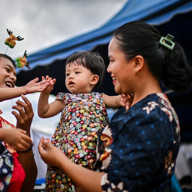 Natal di Tengah Bencana, Ibadah Digelar Sederhana di Tenda Pengungsian Hutanabolon