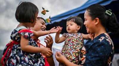 Natal di Tengah Bencana, Ibadah Digelar Sederhana di Tenda Pengungsian Hutanabolon
