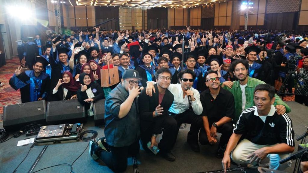 Hebohkan Acara Wisuda, Nidji Beri Petuah