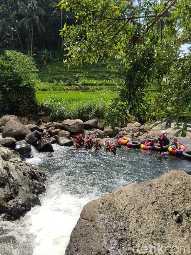 Cadas Ngampar Ciamis, Destinasi Wisata Alam Murah dan Menyegarkan