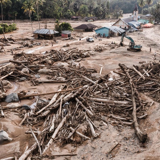 Pascabencana, Sampah Kayu Jadi Material Pemulihan Wilayah Terdampak