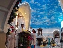 3.000 Umat Katolik Ikuti Misa Natal di Gereja Katedral Medan