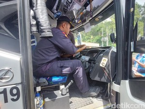 Sudah Dilarang, Bus Pariwisata ke Lembang Masih Bandel Pakai Telolet