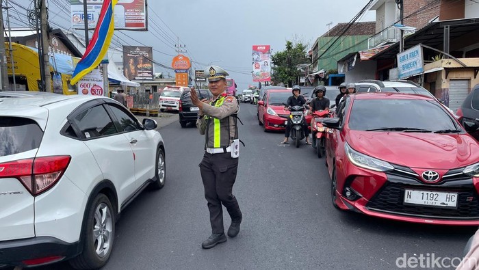 Libur Nataru, Ribuan Kendaraan Melintas di Exit Tol Singosari per Jam
