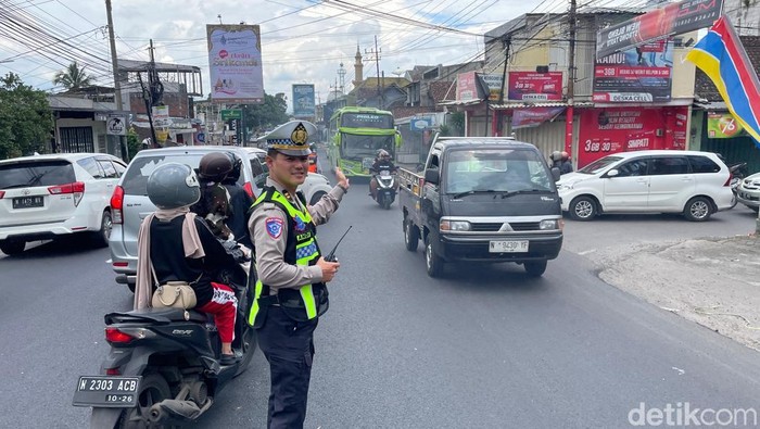 Jalur Karanglo-Batu Mulai Padat, Polisi Siapkan Rute Alternatif
