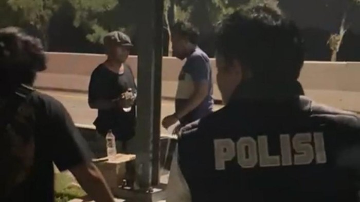 Jual Arak ke Sopir Truk di Exit Tol Sutojayan, Warga Pasuruan Ditangkap