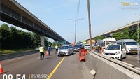Volume Kendaraan Melonjak, Contraflow Diterapkan Lagi di Km 55-65 Tol Japek