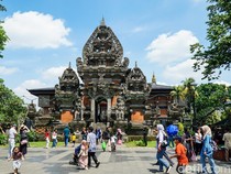 Parkir TMII Membeludak, Kendaraan Wisatawan Diarahkan ke Istana Anak dan Iptek