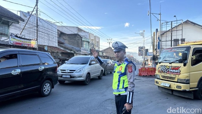 Garut Dipadati Wisatawan, Polisi Berlakukan 12 Kali One Way