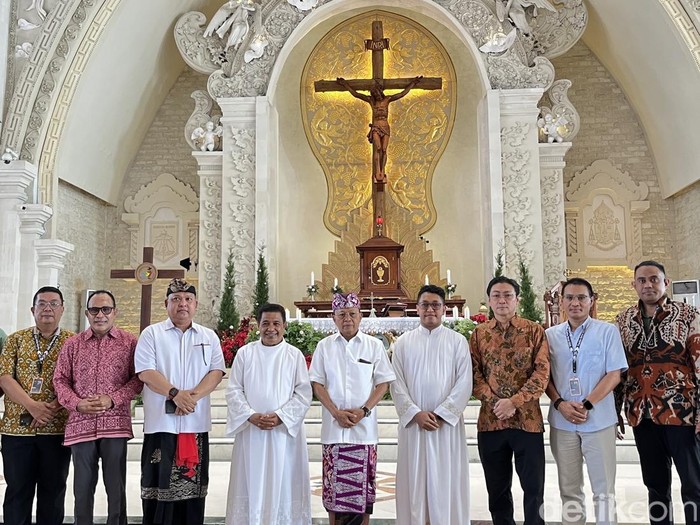 Suasana Misa Natal di Gereja Katolik Katedral Denpasar, 25 Desember 2025.
