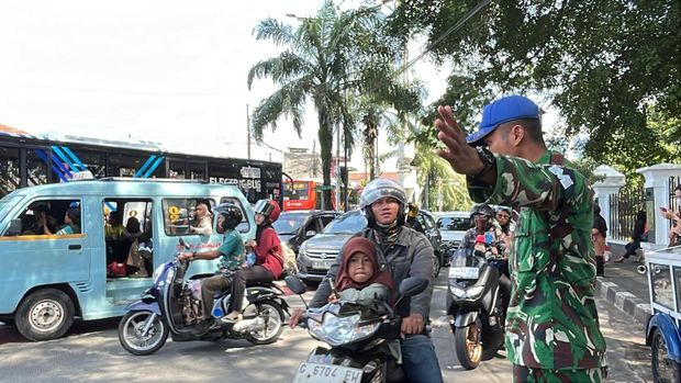 Taman Margasatwa Ragunan Jaksel dipadati pengunjung saat libur Natal 2025. (Anggi M/detikcom)