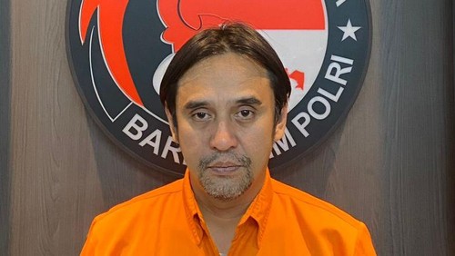 Tigran Denre Sonda, buronan peredaran narkoba saat Djakarta Warehouse Project di Bali menyerahkan diri ke polisi. (dok.istimewa)