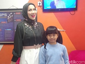 Vania Athabina Bakal Keluarkan Single, Venna Melinda Tegas soal Disiplin
