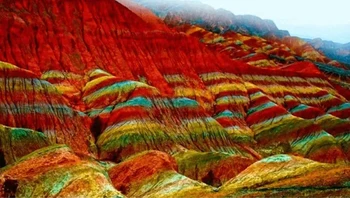 Rainbow Mountains: Mahneshan, India. Foto: mahdi_lky via Bored Panda