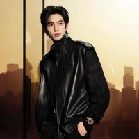 Song Weilong termasuk aktor China yang paling sibuk dan produktif di tahun 2025. Beberapa judul drama besar yang dibintangi Song Weilong tahun ini di antaranya adalah Everlasting Longing, Youthful Glory, dan The Seven Relics of III Omen. Aktor kelahiran 1999 ini juga terlibat dalam projek drama The Eternal Fragrance, Shine on Me, dan Love for You yang kemungkinan akan tayang tahun depan. Foto: Dok. Weibo