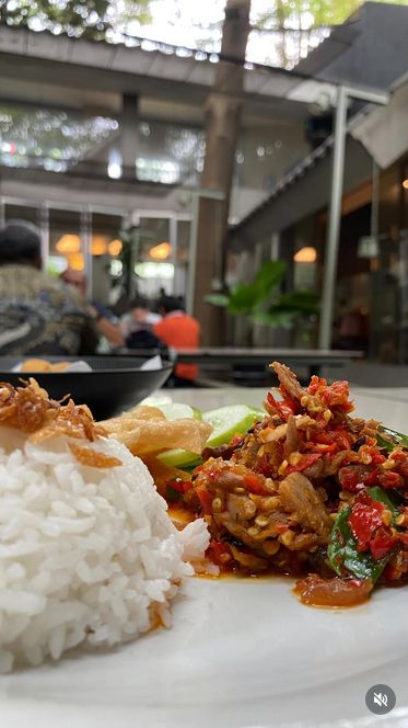 Rekomendasi Restoran Homey yang Punya Menu Nusantara dan Seafood Enak