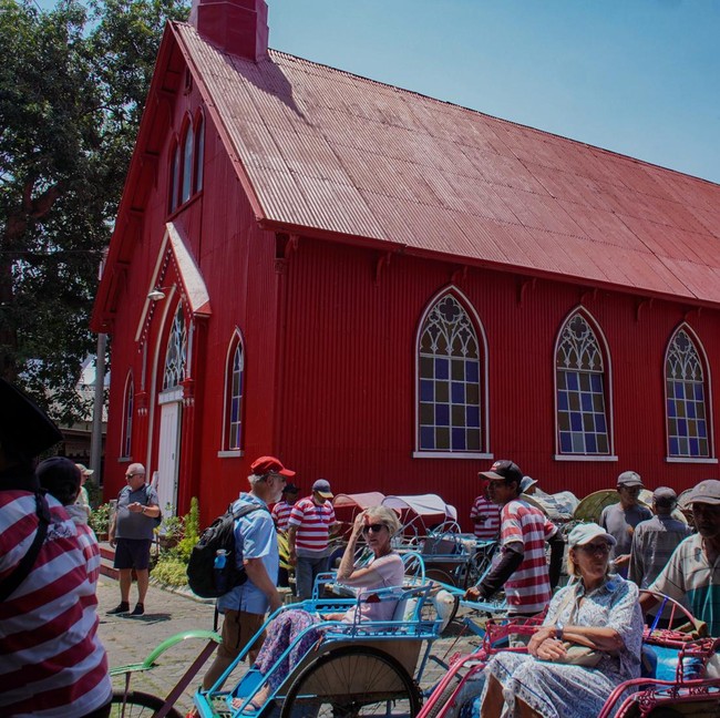 Bingkai Sepekan: Semarak Liburan Natal