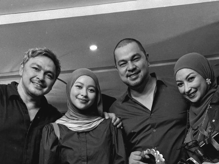 Indahnya Toleransi! Beda Keyakinan, 4 Selebritas Rayakan Natal dengan Keluarga