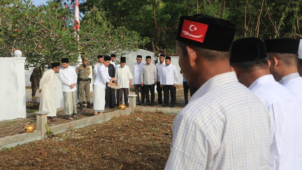 Jejak Duka Tsunami Aceh, Doa Mengalir di Kuburan Massal Suak Indrapuri