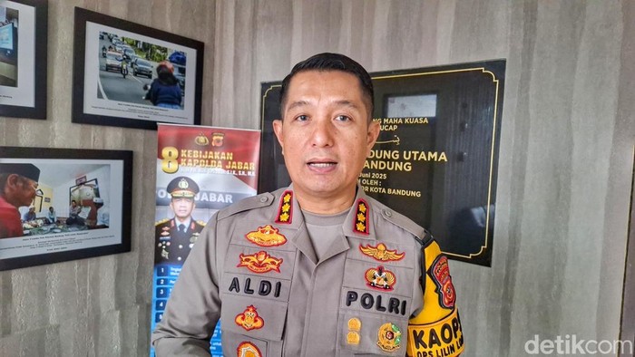 Kapolresta Bandung Kombes Aldi Subartono saat wawancara bersama detikJabar, di Mapolresta Bandung, Soreang, Jumat (26/12/2025).