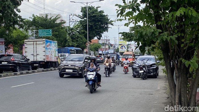 Brakk! 4 Mobil Terlibat Tabrakan Beruntun di Jalan Majapahit Semarang
