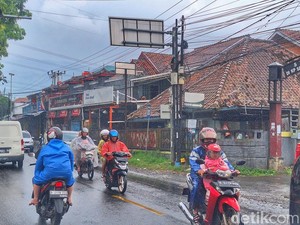 Video: Polisi Lakukan 7 Kali One Way di Jalur Ciwidey Bandung