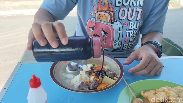 Berdiri 15 Tahun, Sop Pocong di Pati Jadi Favorit Meski Dekat Makam