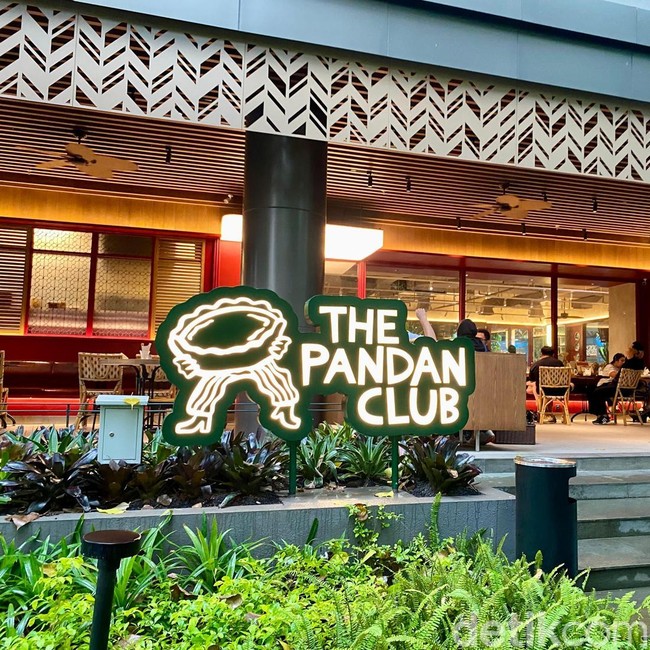 Long Weekend! Asyiknya Nongkrong di Kafe Peranakan di Urban Forest