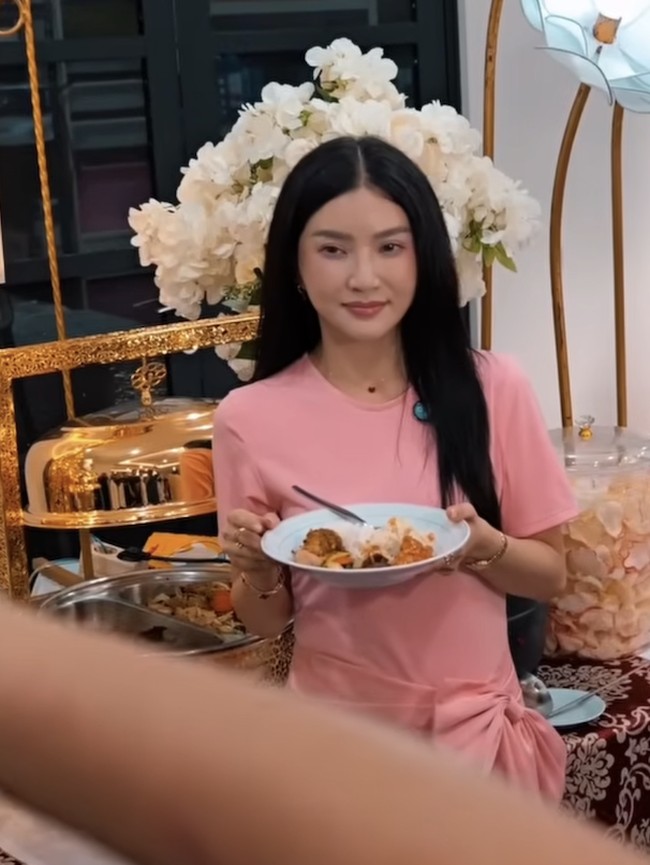 Momen Natal Hangat Sarwendah, Makan Bareng Keluarga dan Giorgio Antonio