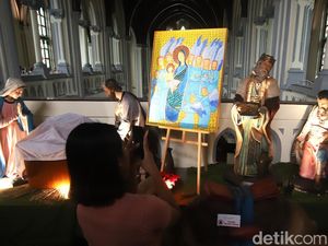 Video: Vibe Natal Masih Hangat! POV Lihat Pameran Lukisan Gereja Katedral