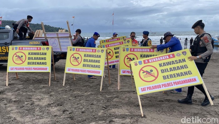 Dilarang Berenang di Pantai Pangandaran! Ada Palung Berbahaya