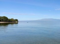 Pantai Nanga Toi, Surga Tersembunyi di Dompu dengan Latar Gunung Tambora