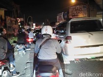 Sehari Natal, Jalur Arteri Denpasar-Gilimanuk di Badung Padat Malam Ini