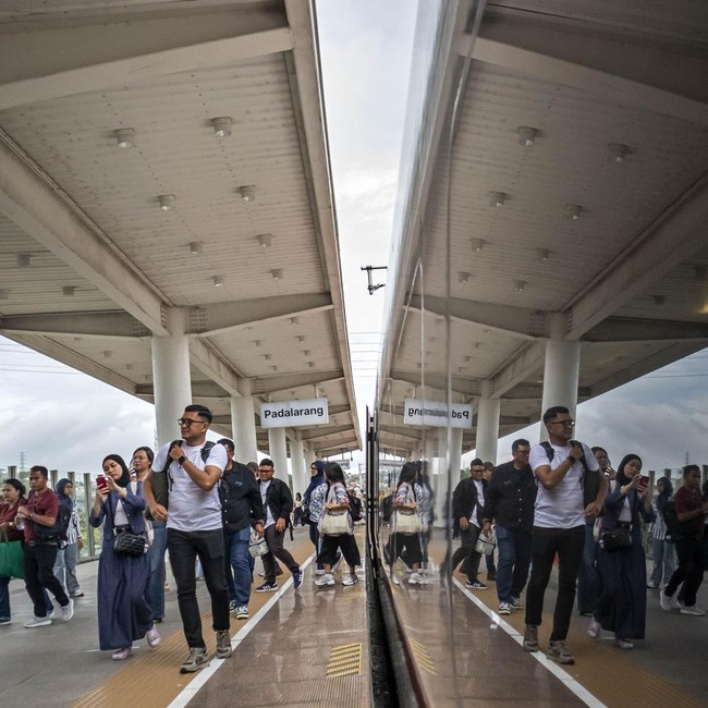 Penumpang Kereta Cepat Melonjak Saat Libur Nataru
