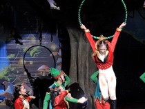 Menyulap Malam Jadi Rimba Warna-warni Cahaya di Taman Safari Bogor