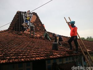 Atap 57 Rumah di Gabus Pati Rusak Dihempas Puting Beliung