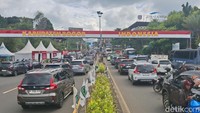 Libur Natal Tiba, Puncak Ramai Luar Biasa