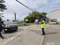 Ketika Linmas Menjelma Jadi Supeltas di Jalur Puncak