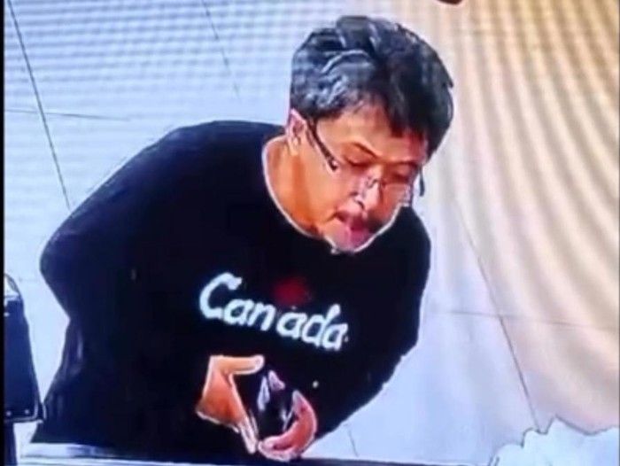 Tampang dosen UIM yang meludahi kasir swalayan di Makassar.