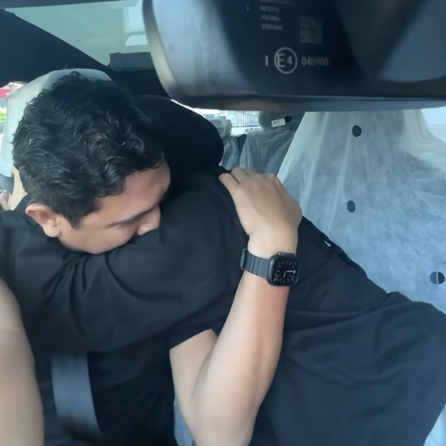 Tangis Haru Tantri Kotak Dapat Mobil Listrik Baru dari Arda