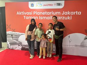 Warga Antusias Nikmati Pertunjukan Planetarium TIM: Bisa Lihat Tata Surya
