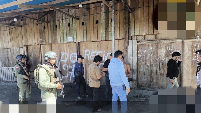 Dua warga bernama Ramli S dan Ardi di Kabupaten Yahukimo, Papua Pegunungan, diduga diserang anggota kelompok kriminal bersenjata (KKB).