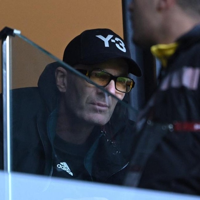 Momen Zinedine Zidane Nonton Anaknya Beraksi di Piala Afrika