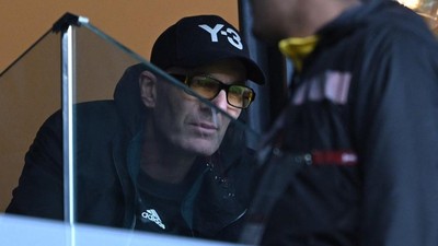 Momen Zinedine Zidane Nonton Anaknya Beraksi di Piala Afrika