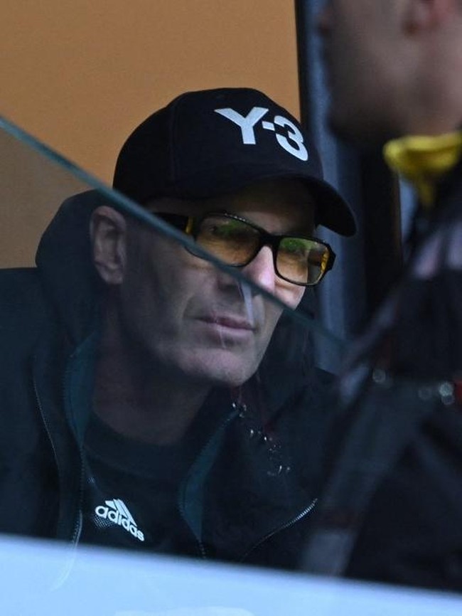 Momen Zinedine Zidane Nonton Anaknya Beraksi di Piala Afrika